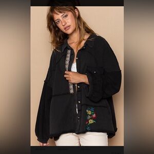 POL OVERSIZED FLORAL BUTTON DOWN